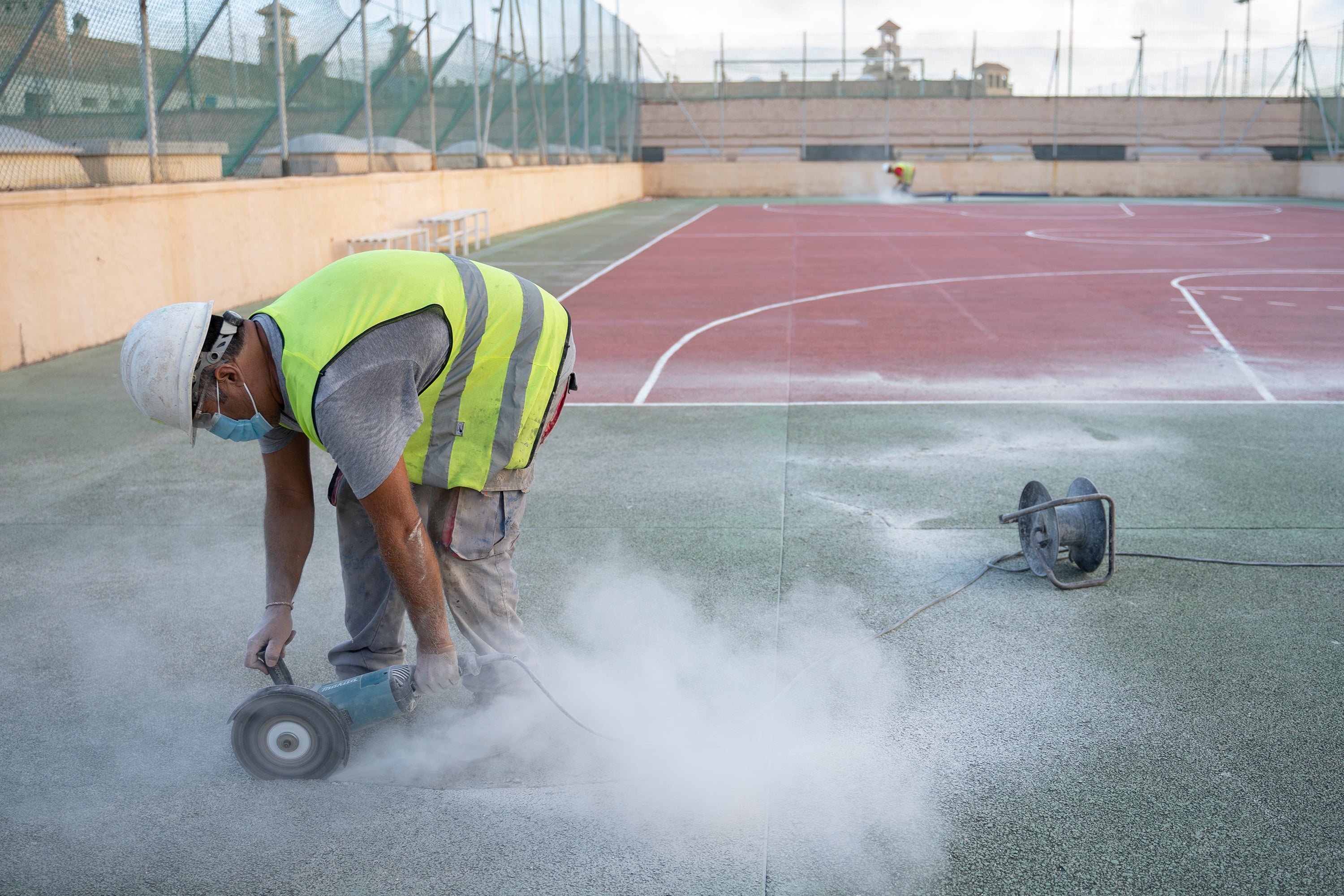 San Fernando renovará las pistas de tenis y baloncesto de Bahía Sur San Fernando renovará las pistas de tenis y baloncesto de Bahía Sur