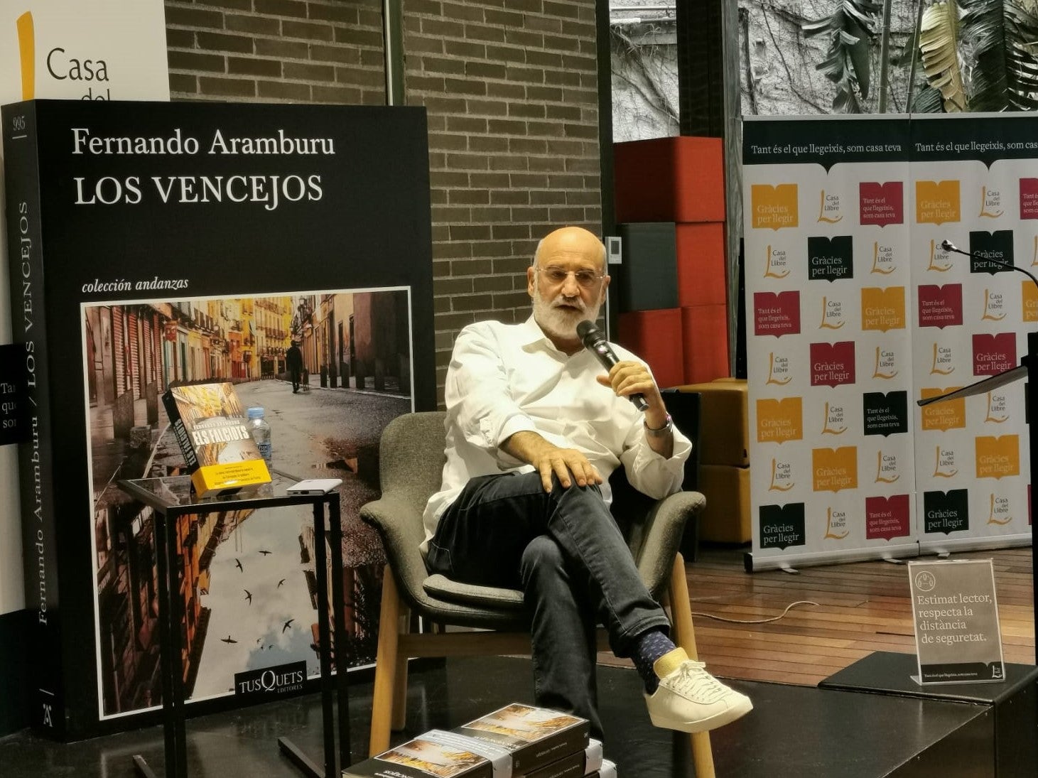 Fernando Aramburu: “La felicitat es troba a les petites coses de la vida” Fernando Aramburu: “La felicitat es troba a les petites coses de la vida”