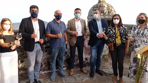 A Xunta comparte o obxetivo de situar o viño galego como referente Enoturístico A Xunta comparte o obxetivo de situar o viño galego como referente Enoturístico
