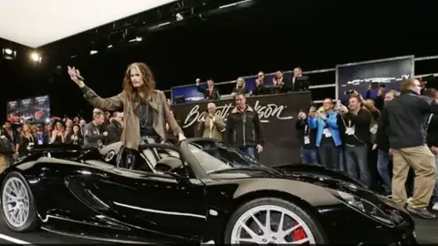 Steve Tyler y su coche Más de Uno Pontevedra