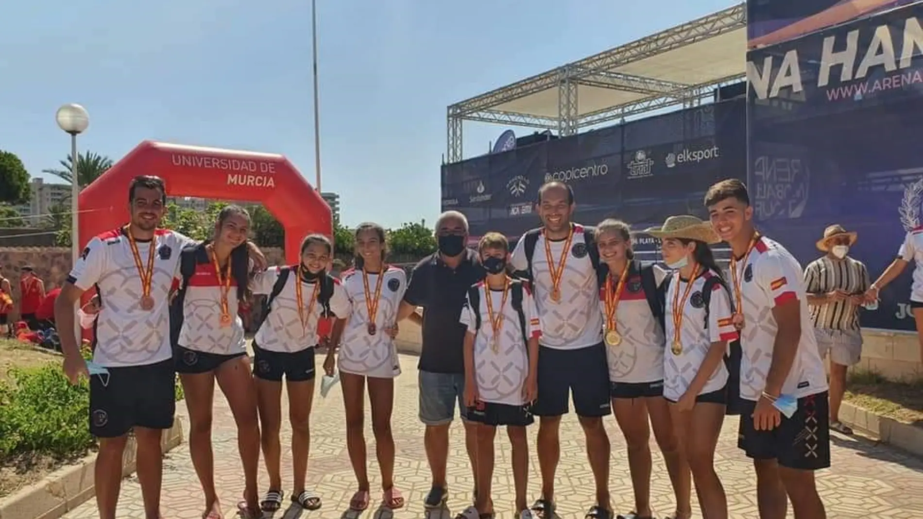 Jóvenes deportistas manchegos, cosechan grandes logros en el Campeonato de España de Balonmano Playa