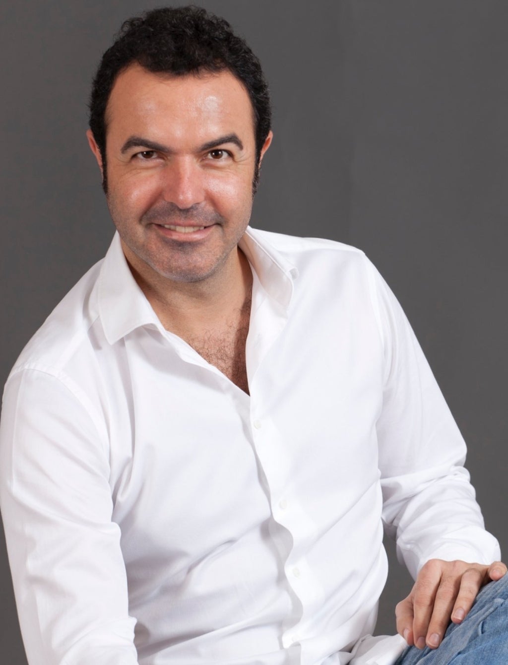 Simón Orfila: "Hace 20 años, en mi debut en el Campoamor, conocí compañeros que hoy siguen siendo mis amigos" Simón Orfila: "Hace 20 años, en mi debut en el Campoamor, conocí compañeros que hoy siguen siendo mis amigos"
