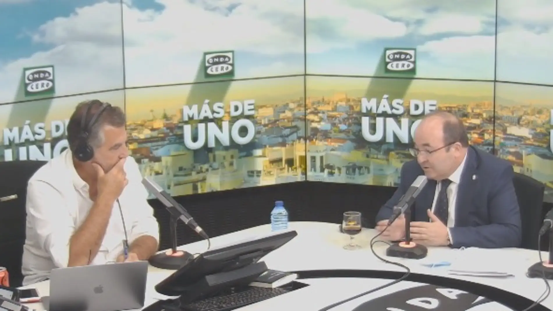 El ministro de Cultura, Miquel Iceta, en Más de uno, con Carlos Alsina El ministro de Cultura, Miquel Iceta, en Más de uno, con Carlos Alsina