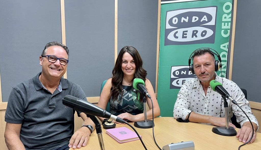 Más de uno Alicante da la bienvenida en esta temporada a Miguel Noguera con un invitado de lujo: el artista Pedro Espadero Más de uno Alicante da la bienvenida en esta temporada a Miguel Noguera con un invitado de lujo: el artista Pedro Espadero