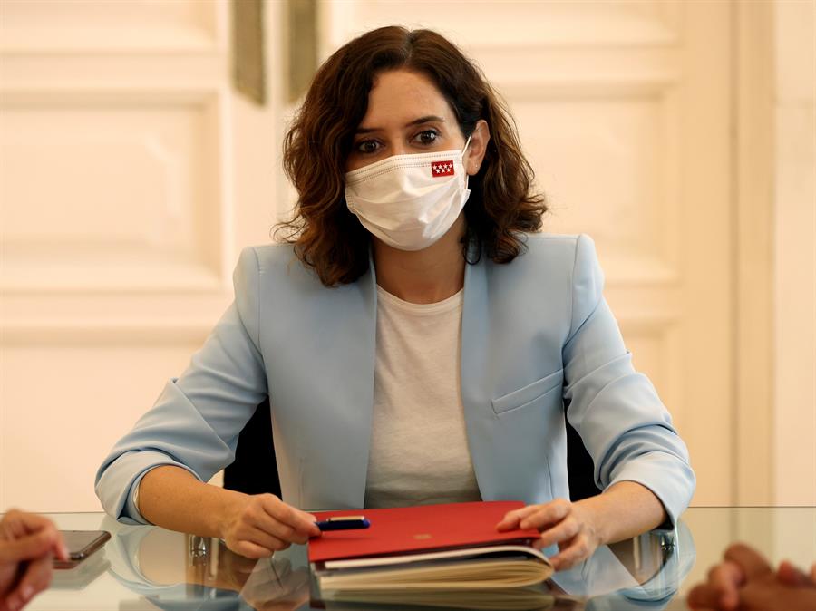 Madrid elimina la restricción horaria a la hostelería y ocio nocturno y permite aforo completo en cines y testros Madrid elimina la restricción horaria a la hostelería y ocio nocturno y permite aforo completo en cines y testros