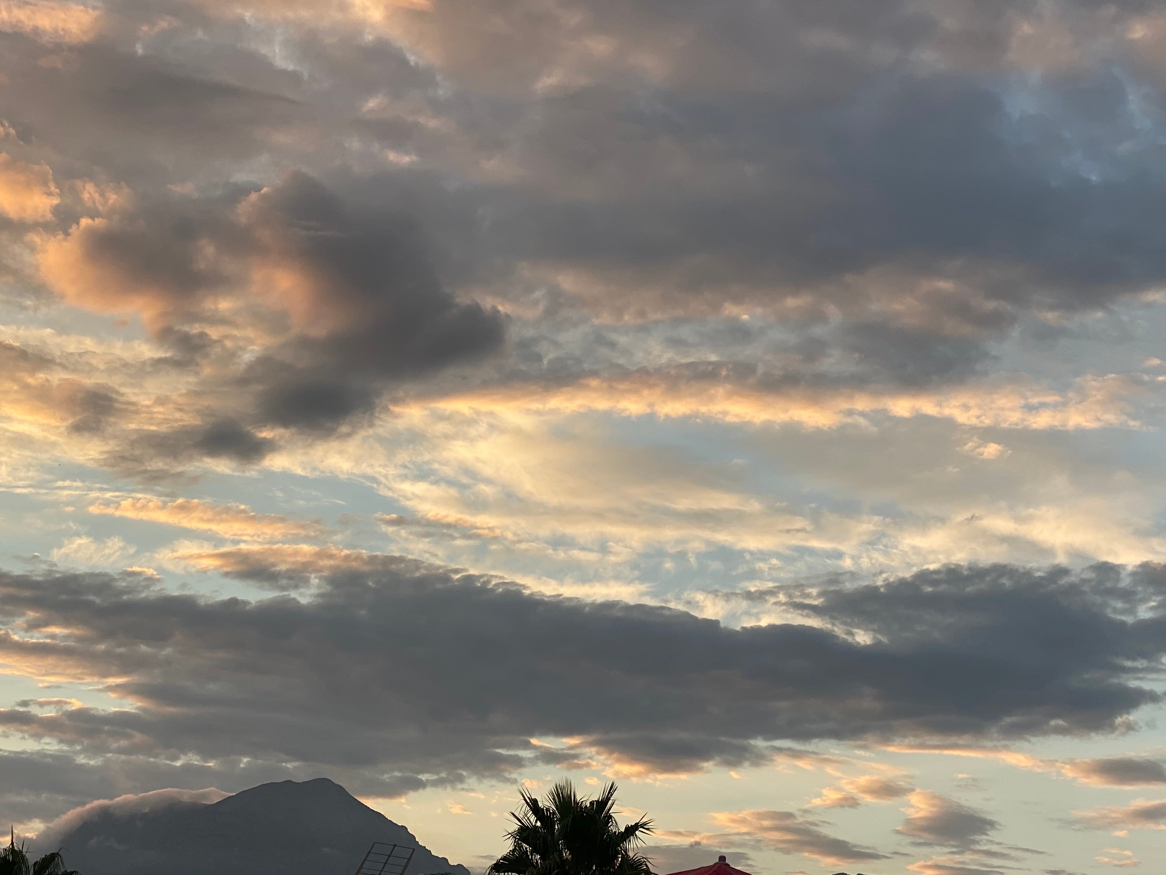 Tiempo en Castellón: Nubosidad y precipitaciones débiles hasta el miércoles Tiempo en Castellón: Nubosidad y precipitaciones débiles hasta el miércoles