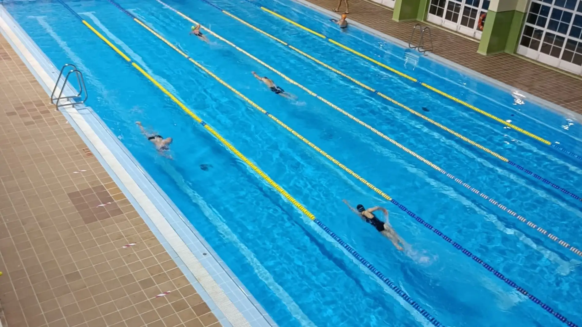 Aguilar retoma las actividades en las piscinas climatizadas