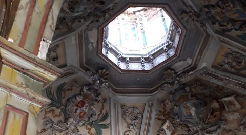 Interior de la casa que fue vivienda del fot&oacute;grafo Jena Laurent en Alcal&aacute; de Henares