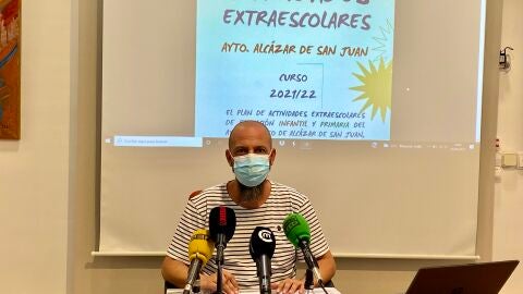 Presentaci&oacute;n de actividades extraescolares por Mariano Cuartero