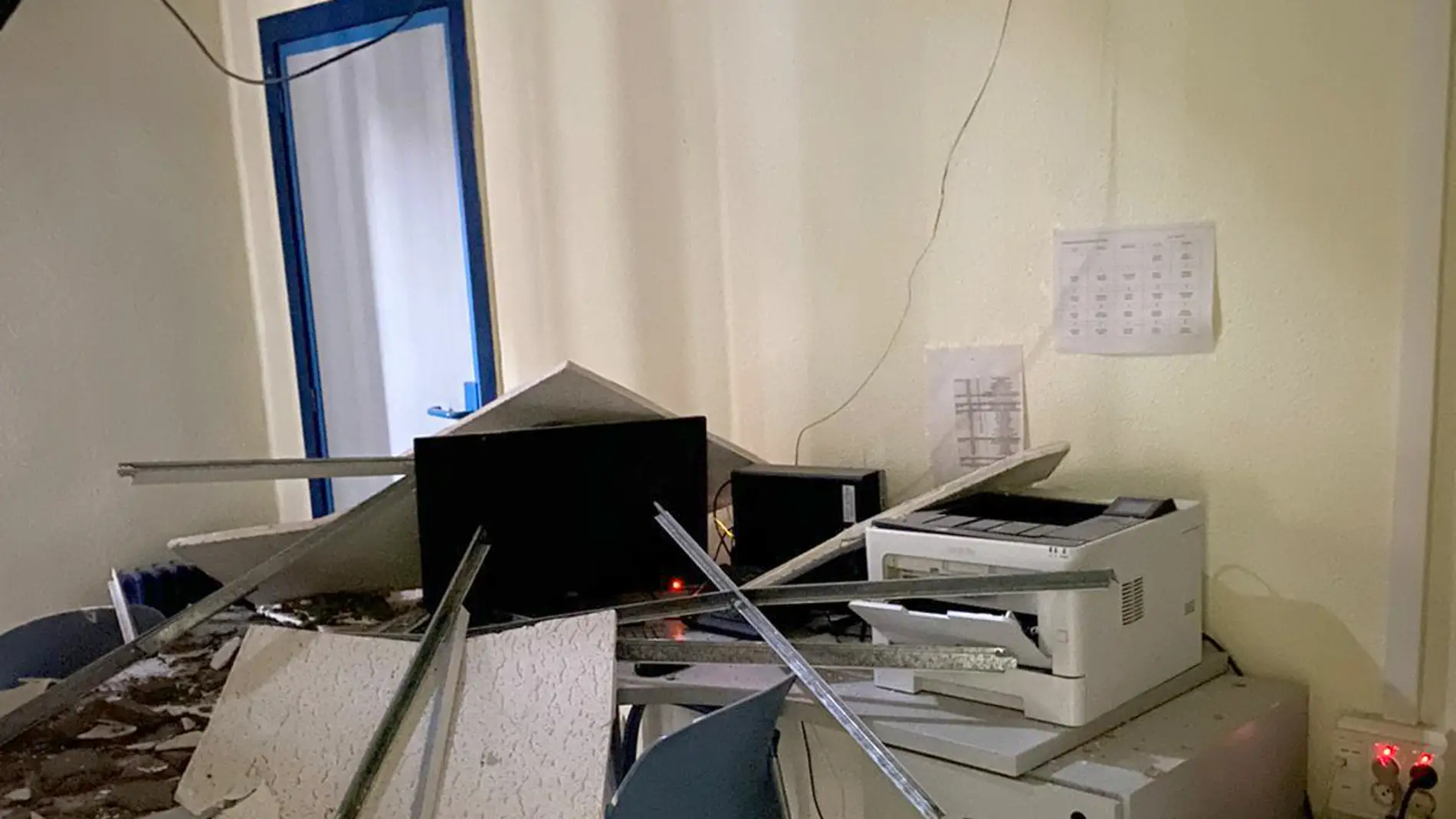Se cae el techo del centro sanitario 9 d'octubre de Castelló Se cae el techo del centro sanitario 9 d'octubre de Castelló