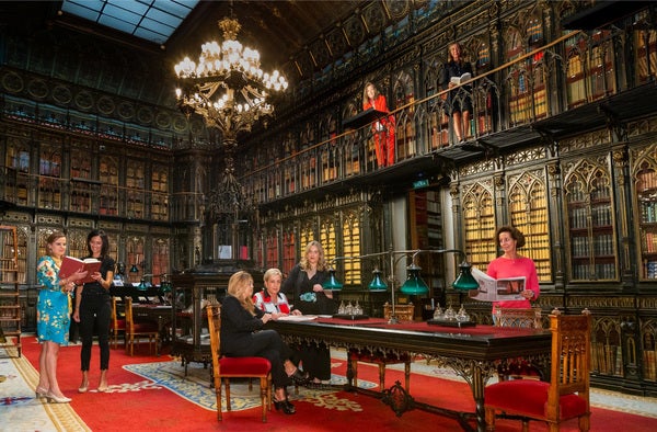 Las senadoras del PP de CYL recrean el cuadro de Mañanós en el Senado con motivo de la Noche del Patrimonio Las senadoras del PP de CYL recrean el cuadro de Mañanós en el Senado con motivo de la Noche del Patrimonio