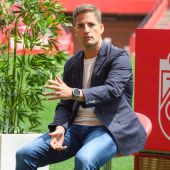 Robert Moreno se prepara para el encuentro contra el FC Barcelona con toda su plantilla disponible