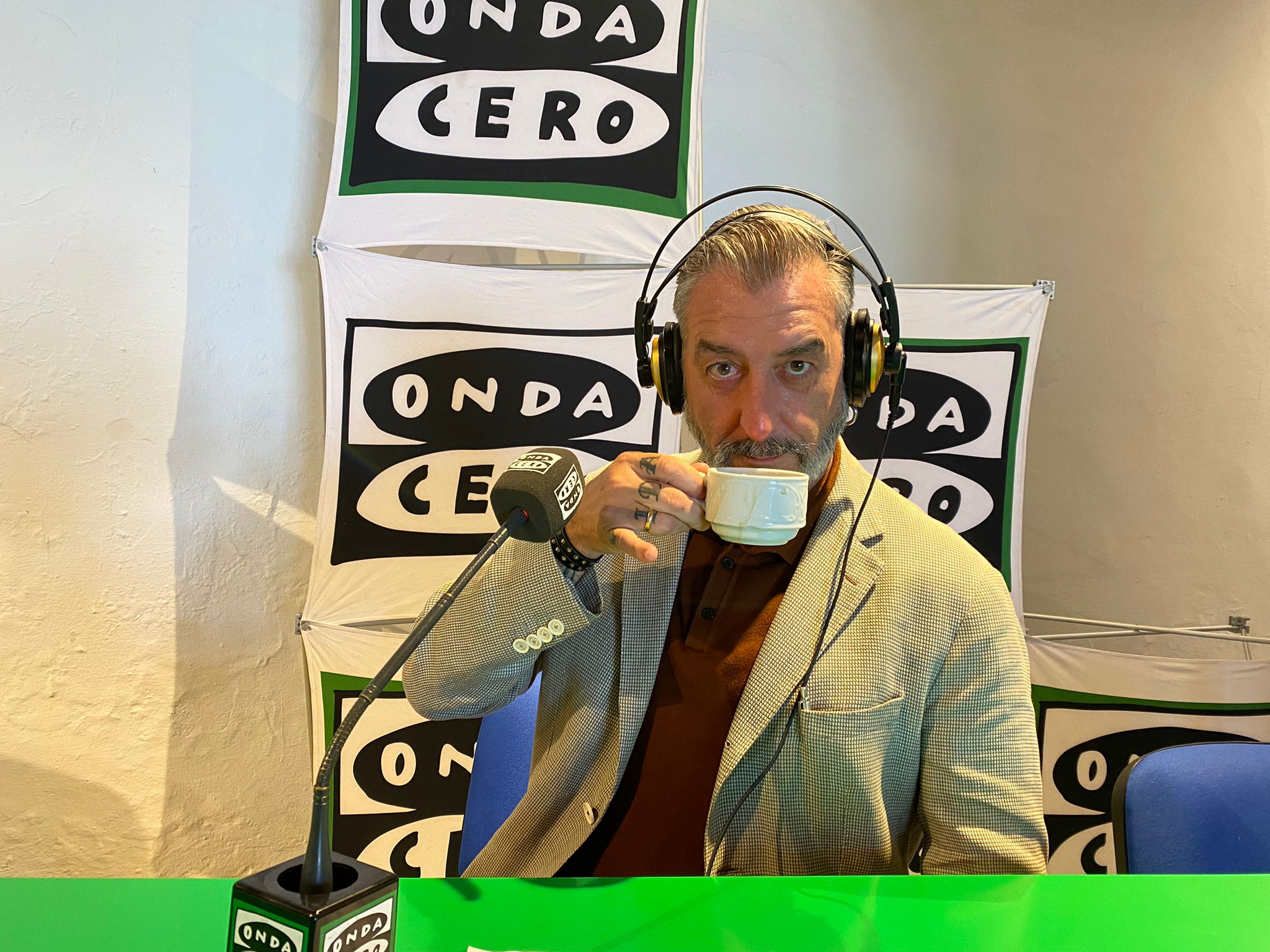 Fernando Eiras sobre la Reina Letizia: "A mí me gustaría tener su trabajo, el de reina consorte" Fernando Eiras sobre la Reina Letizia: "A mí me gustaría tener su trabajo, el de reina consorte"