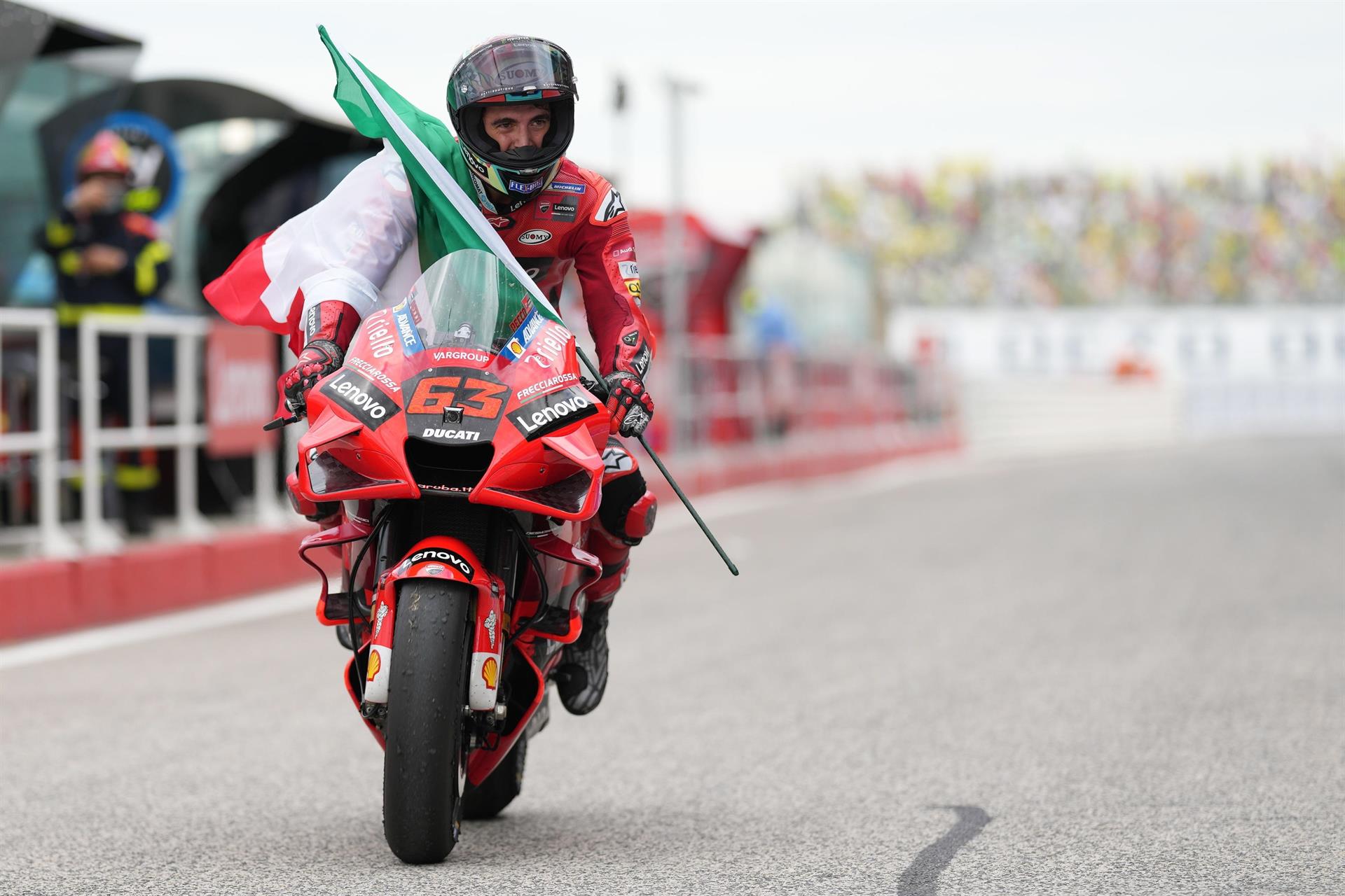 Bagnaia gana en Misano y mete presión a Quartararo en MotoGP Bagnaia gana en Misano y mete presión a Quartararo en MotoGP