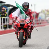 Bagnaia gana en Misano y mete presión a Quartararo en MotoGP Bagnaia gana en Misano y mete presión a Quartararo en MotoGP