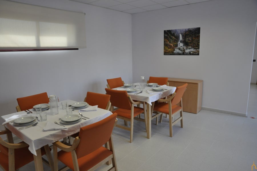 50 municipios de menos de 2.000 habitantes de Ciudad Real prestarán el servicio de comidas para personas mayores 50 municipios de menos de 2.000 habitantes de Ciudad Real prestarán el servicio de comidas para personas mayores