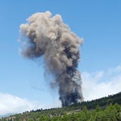 Momento de la erupción del volcán en La Palma