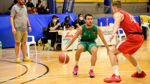 Faner en acci&oacute;n ante el CB Benicarl&oacute;