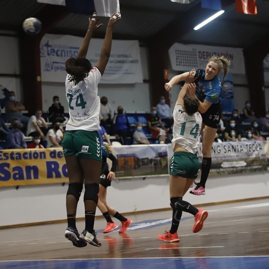 El Club Balonmano Elche busca el primer triunfo en casa ante el Mecalia El Club Balonmano Elche busca el primer triunfo en casa ante el Mecalia