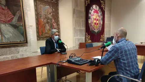 Entrevista en Onda Cero Alcalá al rector de la Universidad de Alcalá, José Vicente Saz Entrevista en Onda Cero Alcalá al rector de la Universidad de Alcalá, José Vicente Saz