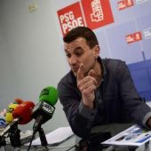 O Psoe cualifica de "escandalo, indecencia e pornografía democrática" o reparto a dedo na Deputación