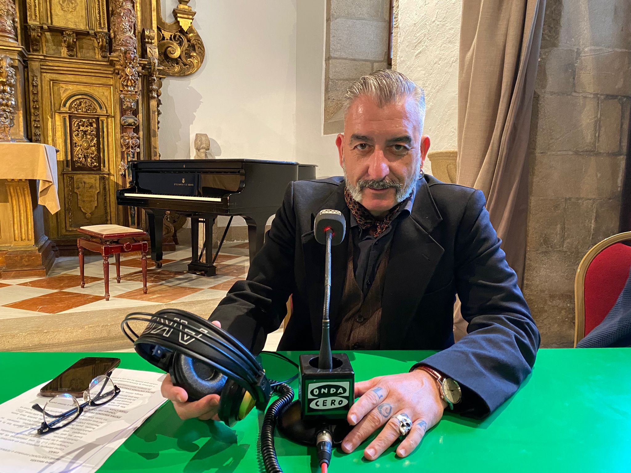 Fernando Eiras: ‘’De los productores de ‘esto no es nieve, es plástico’ llegan los negacionistas del volcán’' Fernando Eiras: ‘’De los productores de ‘esto no es nieve, es plástico’ llegan los negacionistas del volcán’'