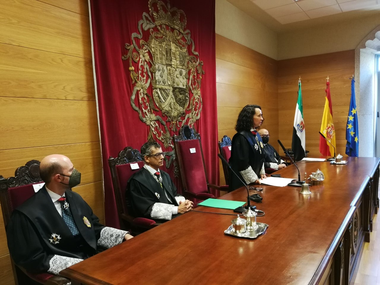La presidenta del TSJEX anuncia que este miércoles se reúne la comisión mixta para organizar el traslado a la nueva Ciudad de Justicia de Badajoz La presidenta del TSJEX anuncia que este miércoles se reúne la comisión mixta para organizar el traslado a la nueva Ciudad de Justicia de Badajoz