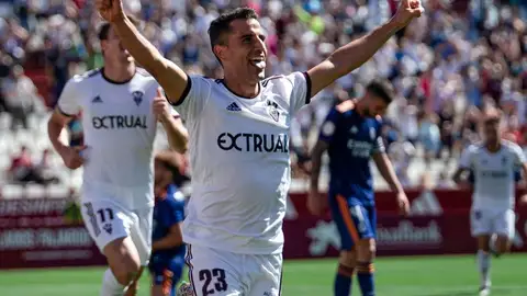 Rubén Martínez celebra el segundo tanto ante el Real Madrid Castilla Rubén Martínez celebra el segundo tanto ante el Real Madrid Castilla