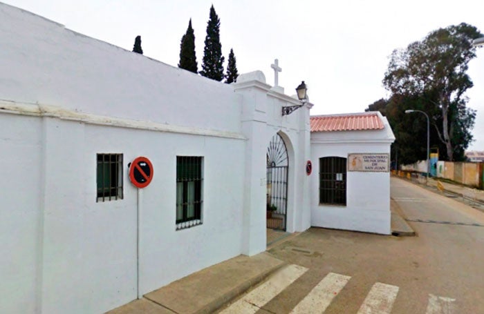 Comienzan los trabajos para delimitar lugares de enterramiento de víctimas franquistas en el cementerio viejo de Badajoz Comienzan los trabajos para delimitar lugares de enterramiento de víctimas franquistas en el cementerio viejo de Badajoz