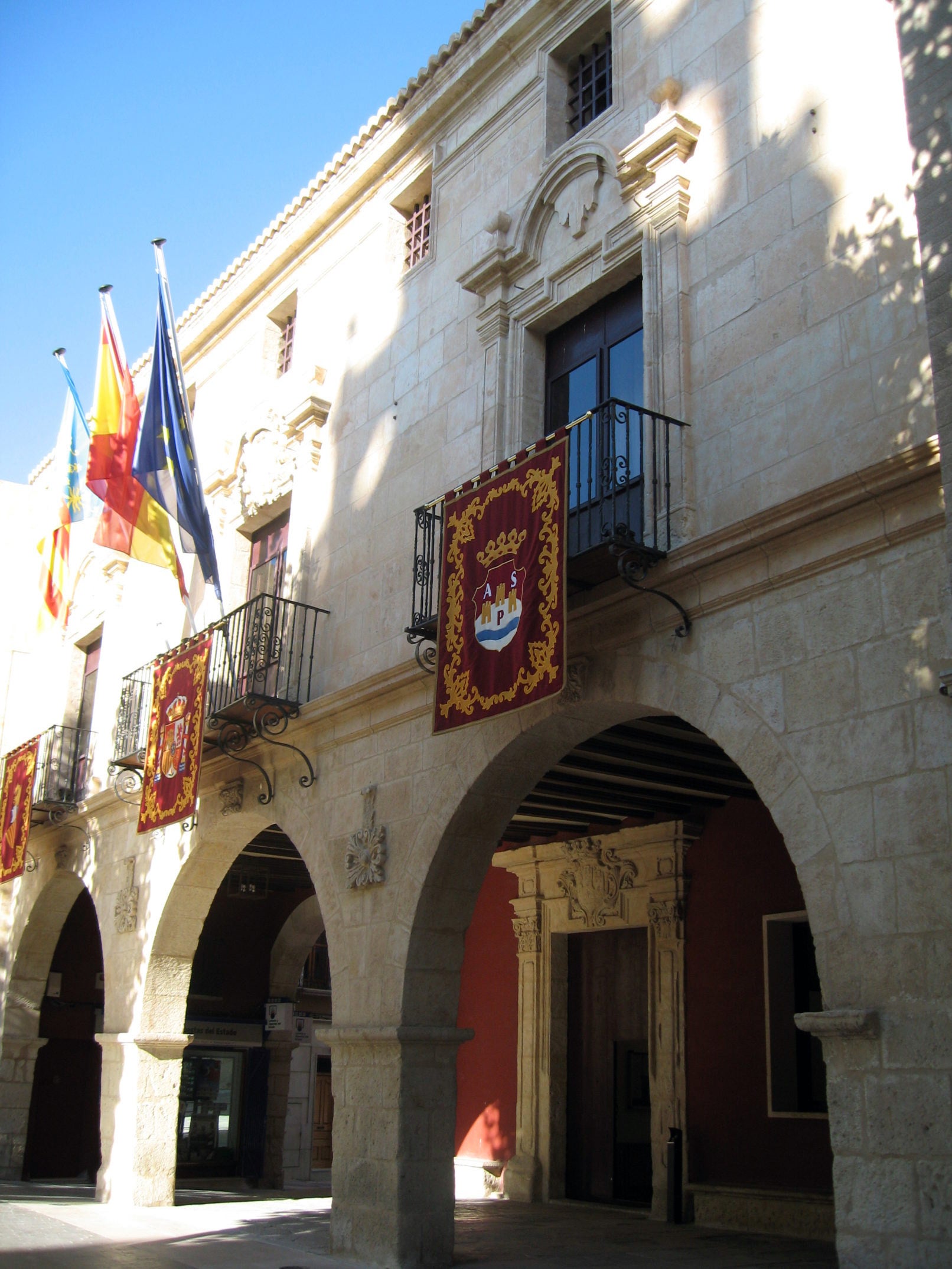 Aspe refuerza la iluminación con 26 unidades más en sus fiestas patronales 2023 Aspe refuerza la iluminación con 26 unidades más en sus fiestas patronales 2023