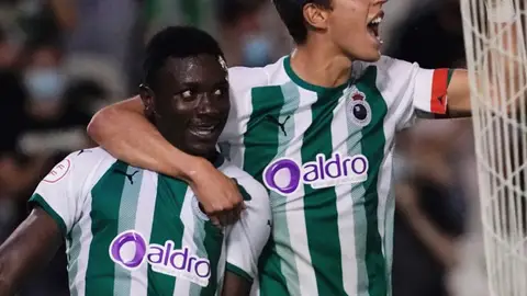 Soko e Íñigo Soko e Íñigo en la victoria del Racing ante el DUX Internacional