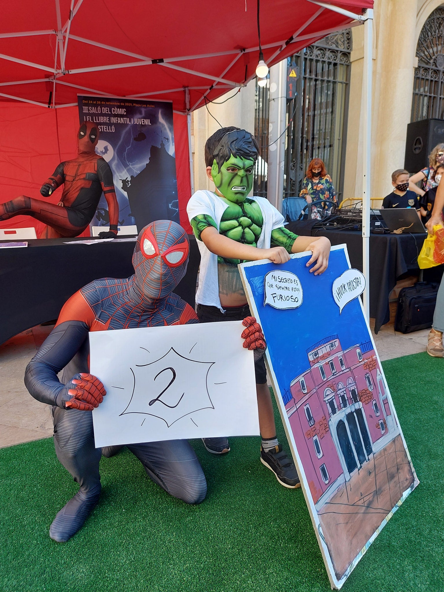 Castellón acoge este fin de semana el VIII Salón del Cómic y el Libro Infantil y Juvenil en la Plaza Mayor Castellón acoge este fin de semana el VIII Salón del Cómic y el Libro Infantil y Juvenil en la Plaza Mayor