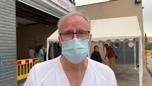 Un total de 9.300 personas de las dos áreas de salud de Elche están citadas esta semana para la tercera vacuna en el Pabellón de El Toscar Un total de 9.300 personas de las dos áreas de salud de Elche están citadas esta semana para la tercera vacuna en el Pabellón de El Toscar