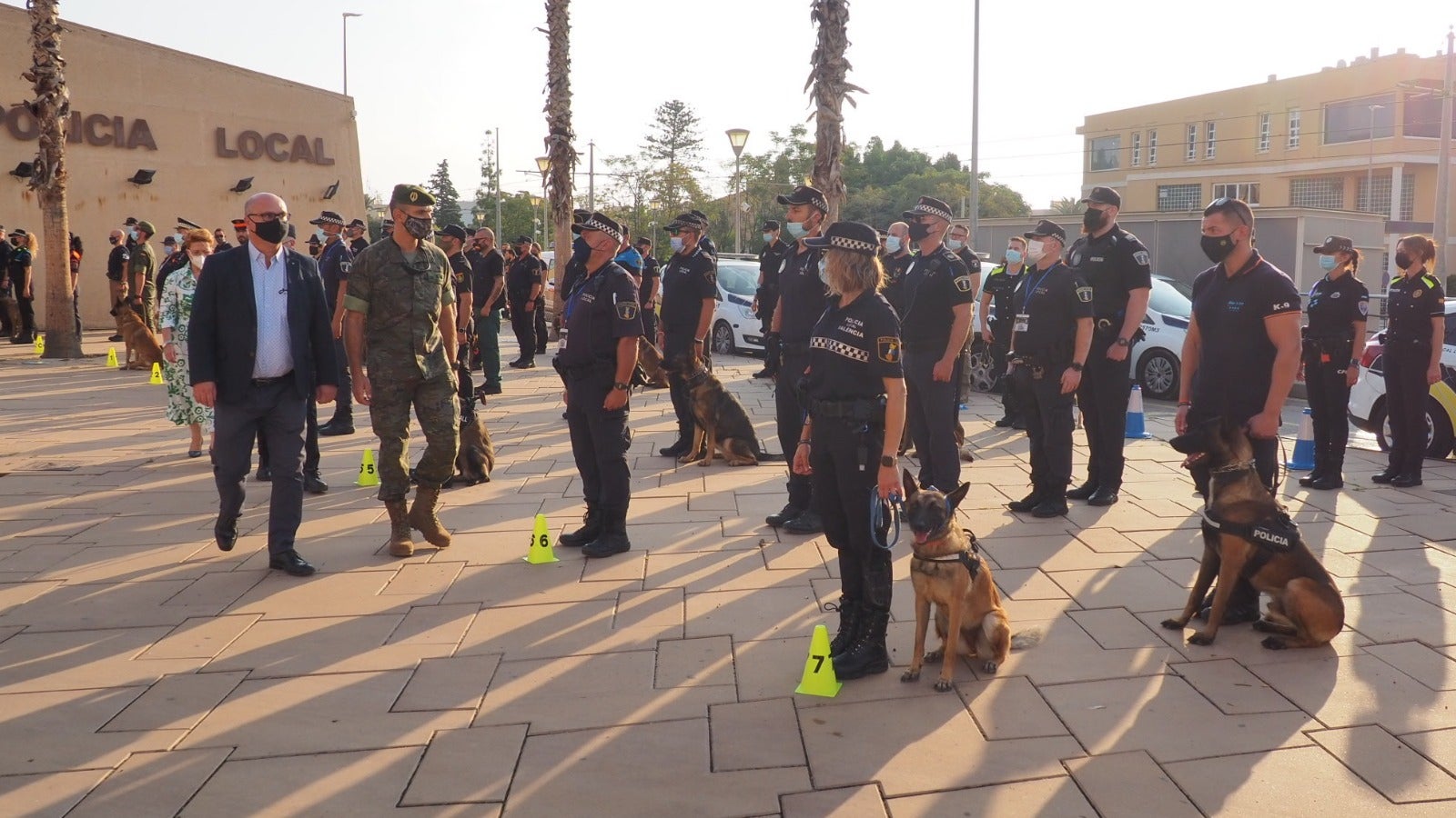 La Vila Joiosa acoge unos talleres de formación de unidades caninas de policía La Vila Joiosa acoge unos talleres de formación de unidades caninas de policía