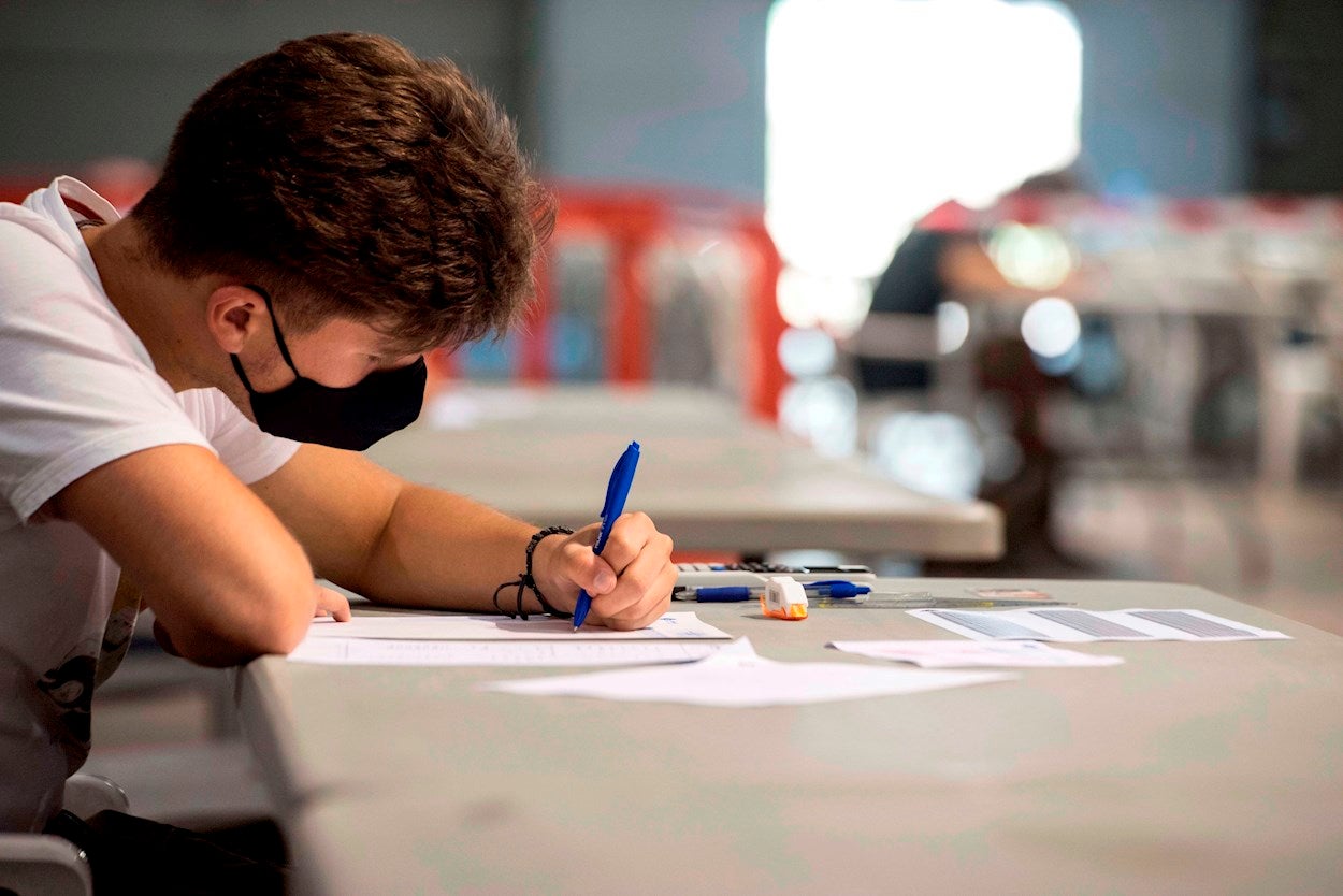 Así cambiarán la ESO y el Bachillerato con la reorganización que prepara el Gobierno Así cambiarán la ESO y el Bachillerato con la reorganización que prepara el Gobierno