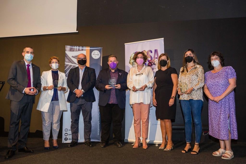 Delitos Informáticos premia al Ayuntamiento de Bigastro por su labor contra la violencia de género digital Delitos Informáticos premia al Ayuntamiento de Bigastro por su labor contra la violencia de género digital