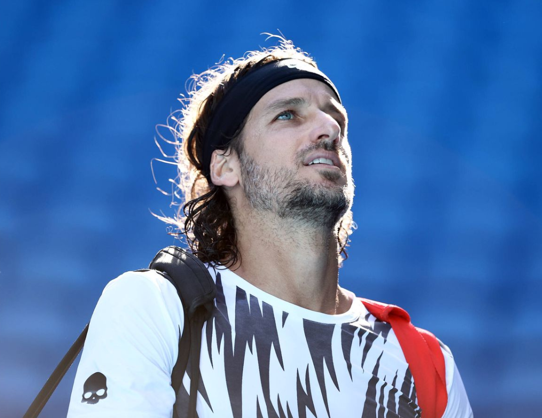 La cabezada de Feliciano López en Radioestadio noche: "¿Alguien se ha dormido?" La cabezada de Feliciano López en Radioestadio noche: "¿Alguien se ha dormido?"