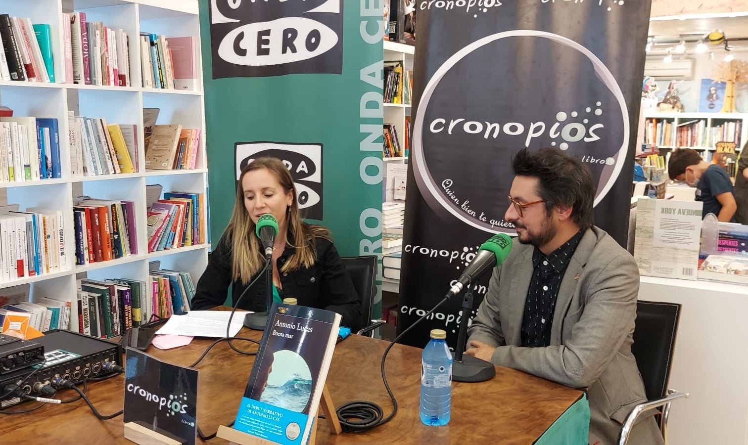 Antonio Lucas: “No sabemos nada del océano cuando lo miramos desde la orilla. El mar es adentro” Antonio Lucas: “No sabemos nada del océano cuando lo miramos desde la orilla. El mar es adentro”