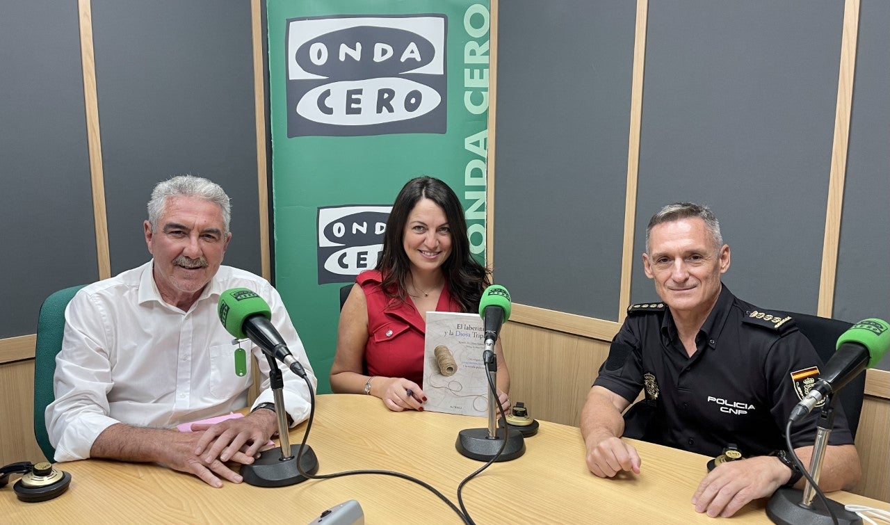 Ignacio del Olmo nos propone entender la novela policíaca y la creación literaria a través de su obra: El laberinto y la Diosa Triple Ignacio del Olmo nos propone entender la novela policíaca y la creación literaria a través de su obra: El laberinto y la Diosa Triple