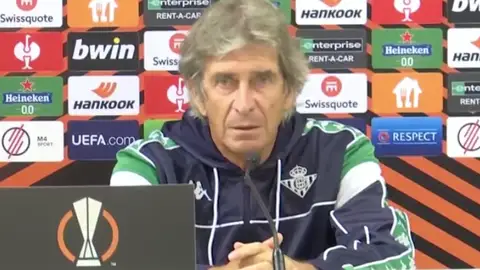 Pellegrini, en rueda de prensa previa a Europa League. Pellegrini, en rueda de prensa previa a Europa League.