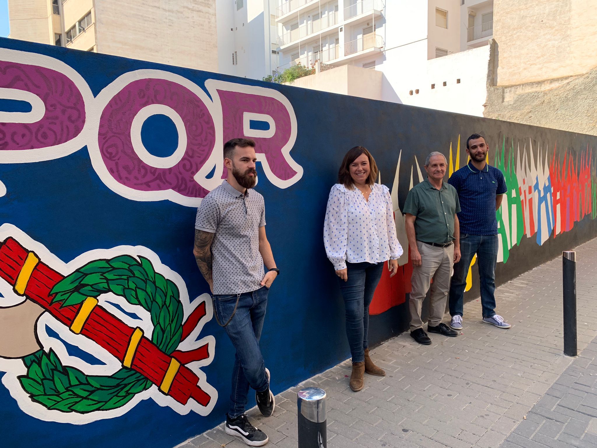 Cultura homenajea a la Semana Santa con un mural diseñado por Alfonso Ortuño y realizado por Mario García y Mariano Sáez Cultura homenajea a la Semana Santa con un mural diseñado por Alfonso Ortuño y realizado por Mario García y Mariano Sáez