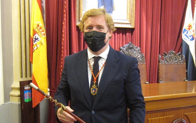 El ayuntamiento comunica que el alcalde de Badajoz está confinado con su familia y que realizará sus tareas de forma telemática El ayuntamiento comunica que el alcalde de Badajoz está confinado con su familia y que realizará sus tareas de forma telemática