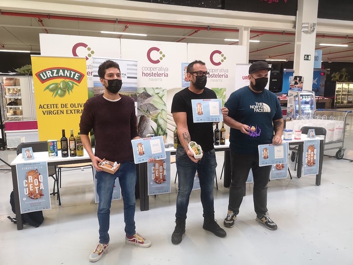 Carlos Corral (Casa Lola): "Thececina es una croqueta con un sabor potente" Carlos Corral (Casa Lola): "Thececina es una croqueta con un sabor potente"