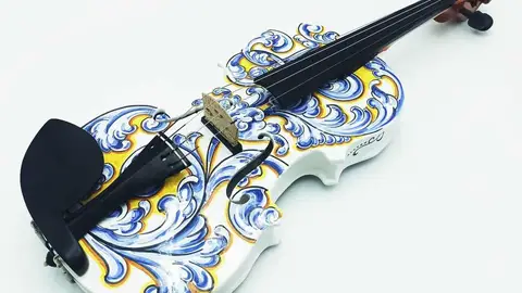 Violín de Cerámica de Gustavo del Pino Violín de Cerámica de Gustavo del Pino