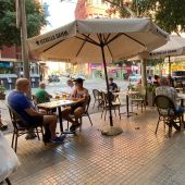 Una terraza de un bar de la calle Aragón de Palma. 