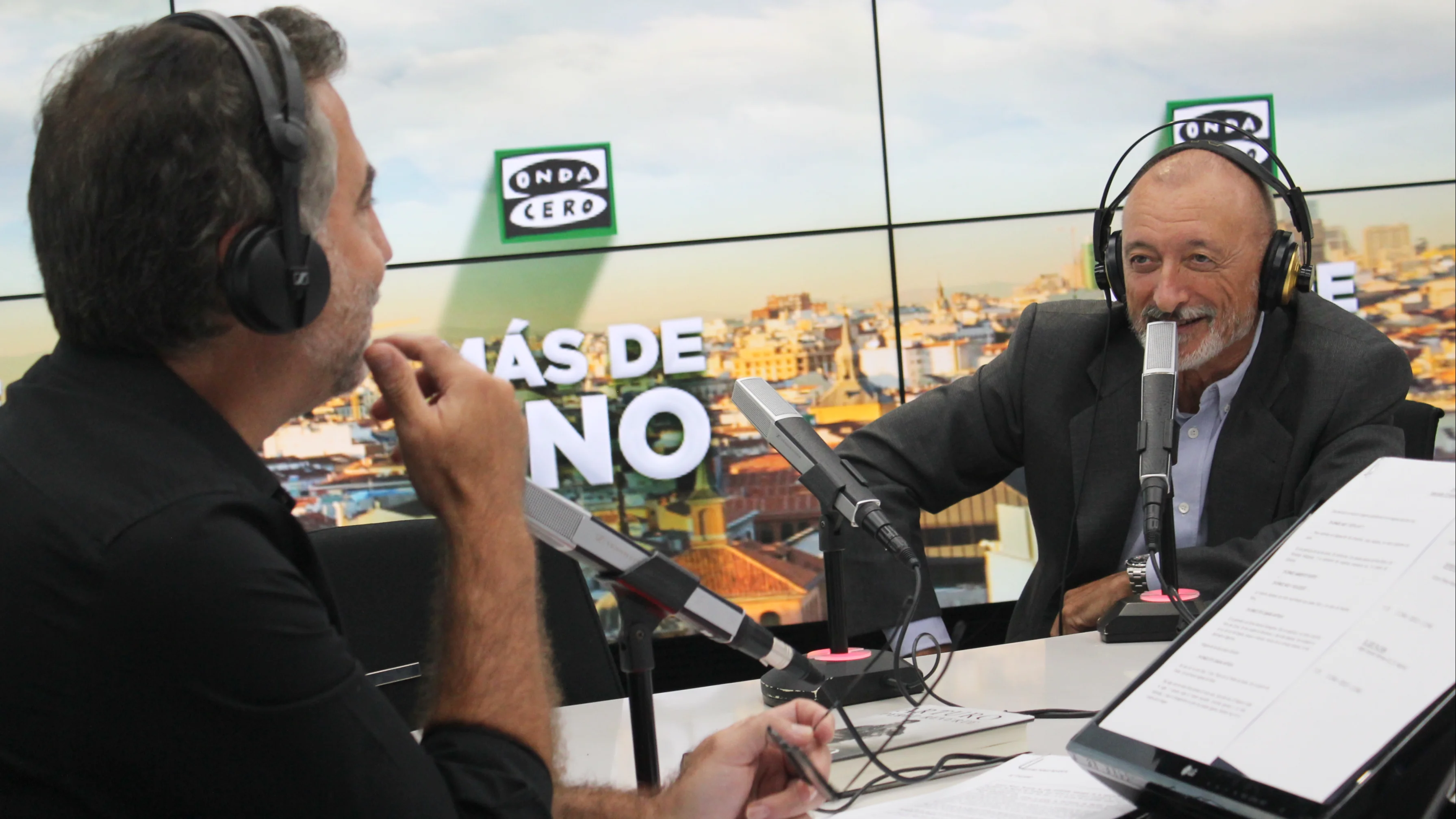Carlos Alsina entrevista a Arturo Pérez-Reverte Carlos Alsina entrevista a Arturo Pérez-Reverte