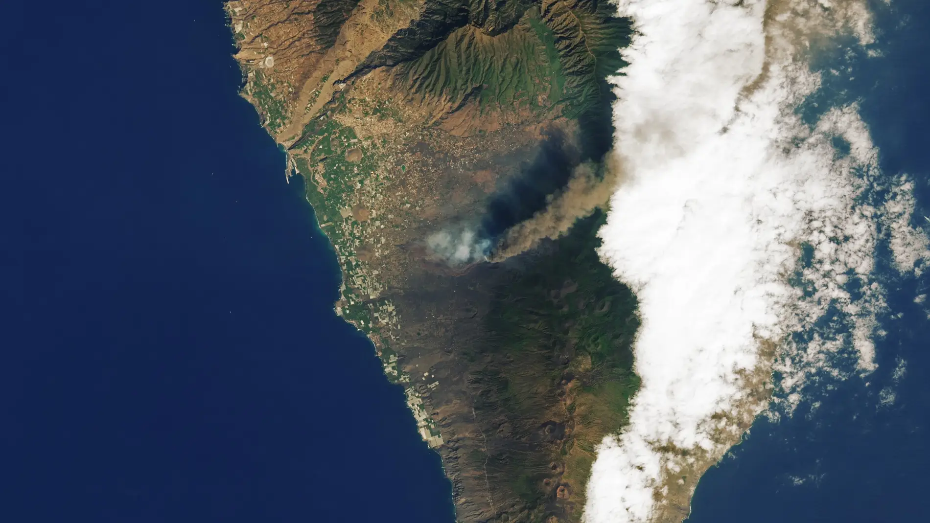 La espectacular imagen de la lava del volcán vista desde el espacio | Onda  Cero Radio