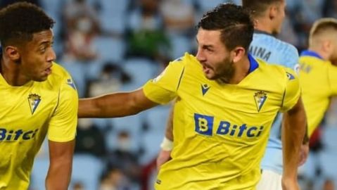 Víctor Chust, jugador del Cádiz C.F Víctor Chust, jugador del Cádiz C.F