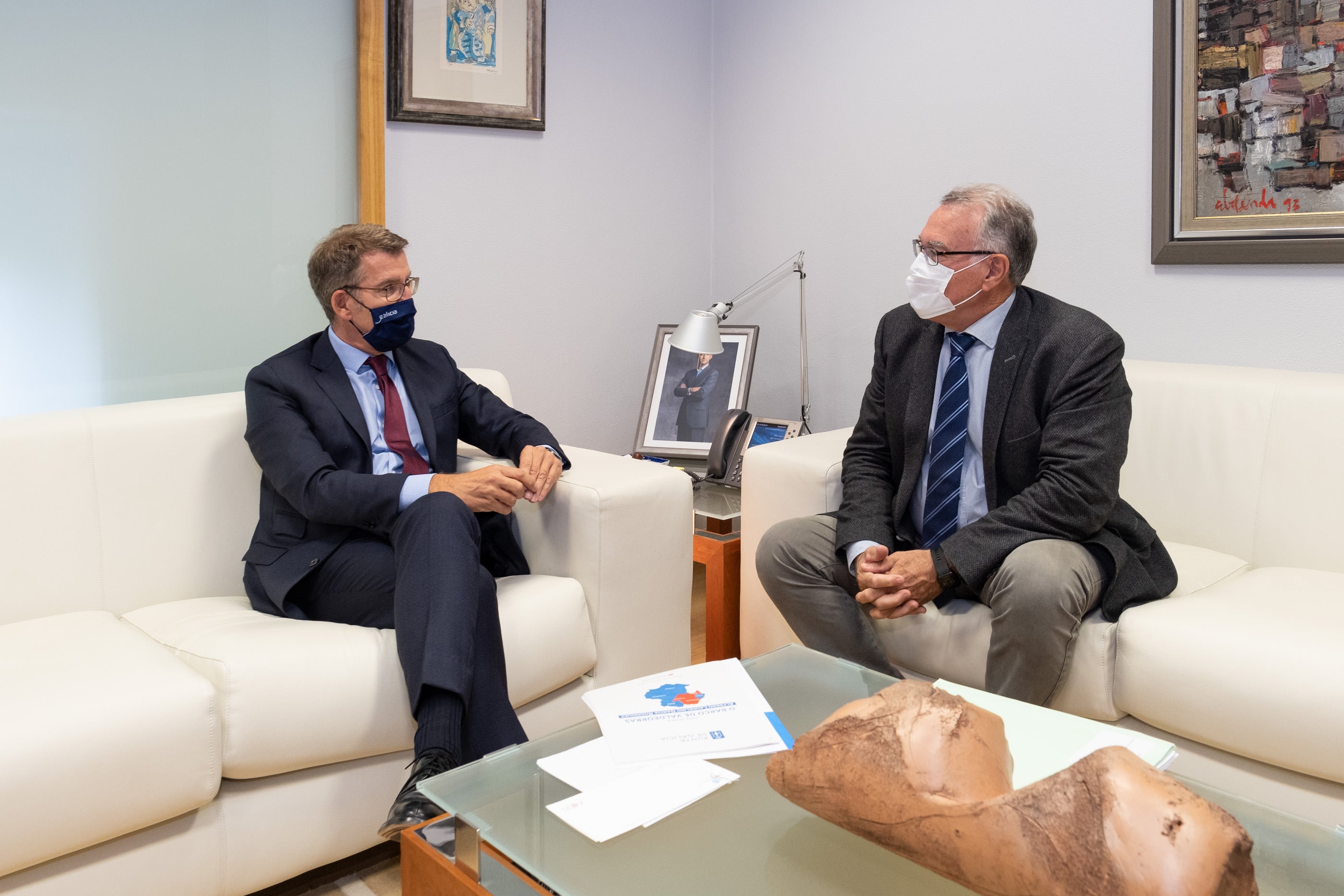 Fejóo prioriza co alcalde de Valdeorras melloras sanitarias Fejóo prioriza co alcalde de Valdeorras melloras sanitarias