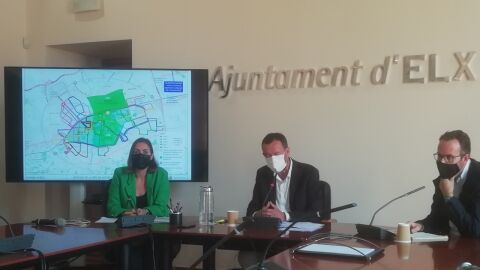 Rueda de prensa en el Ayuntamiento de Elche. Rueda de prensa en el Ayuntamiento de Elche.